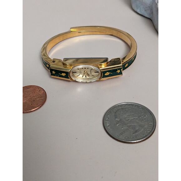 Vintage Chandler Gold Tone Manual Watch Deep Green Enamel Gold Stars & Acorns - Picture 6 of 9